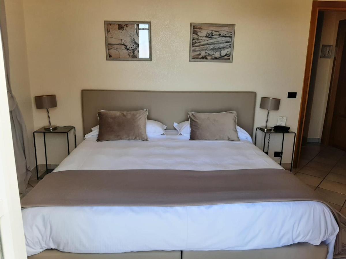 Relais Juliette Hotel La Morra Luaran gambar